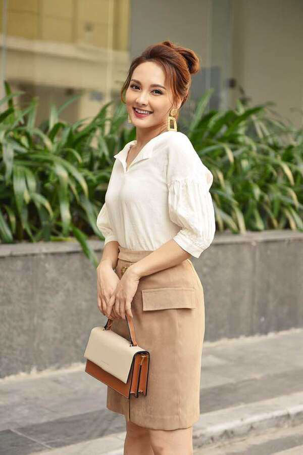 Diện cây đồ công sở kín mít, Bảo Thanh vẫn cho thấy khí chất ngút ngàn - Ảnh 13. Diện cây đồ công sở kín mít, Bảo Thanh vẫn cho thấy khí chất ngút ngàn - Ảnh 13.