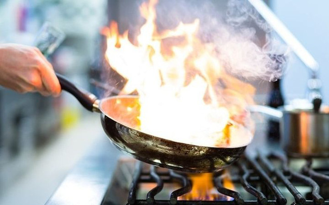 4 thói quen xấu là thủ phạm tăng tốc độ lão hóa, khiến phụ nữ nhanh già và giảm tuổi thọ - Ảnh 2. 4 thói quen xấu là thủ phạm tăng tốc độ lão hóa, khiến phụ nữ nhanh già và giảm tuổi thọ - Ảnh 2.