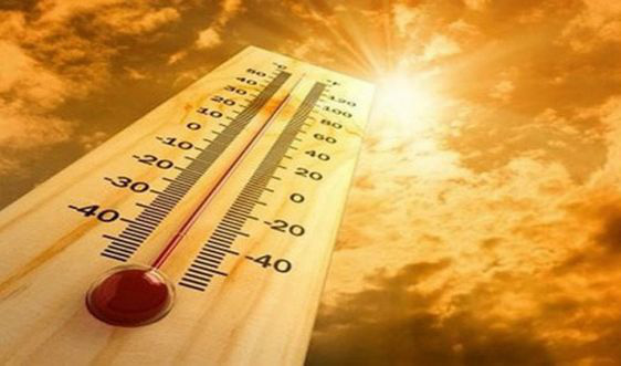 Nắng nóng đặc biệt gay gắt kéo dài ở miền Bắc trong nhiều ngày - Ảnh 1.