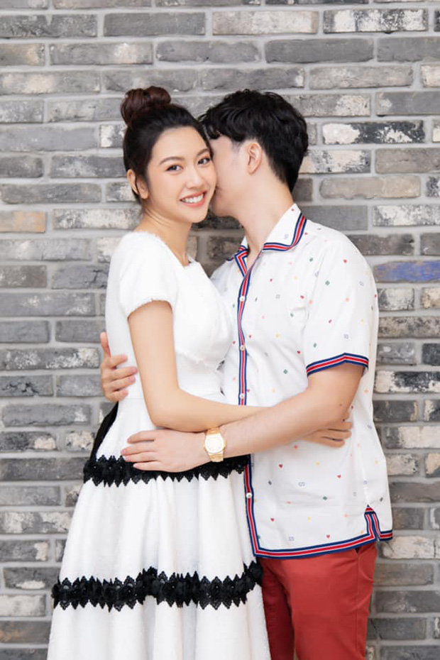 Thuý Vân để lộ bụng to rõ, còn bật mí đang cùng ông xã chuẩn bị lễ cưới: Liệu có song hỷ không đây? - Ảnh 3. Thuý Vân để lộ bụng to rõ, còn bật mí đang cùng ông xã chuẩn bị lễ cưới: Liệu có song hỷ không đây? - Ảnh 3.