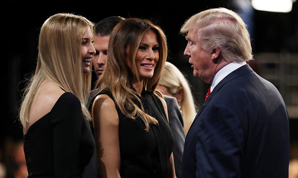 Mối quan hệ mẹ kế - con chồng trong nhà ông Trump: Bà Melania không ưa ái nữ Ivanka Trump? - Ảnh 2.