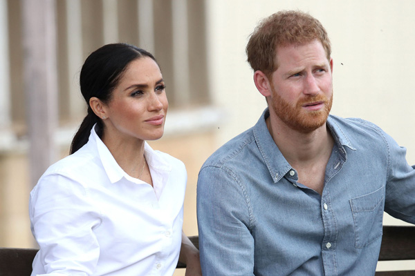 Cái kết đắng của vợ chồng Hoàng tử Harry và Meghan Markle: Bị bạn thân của mẹ - Công nương Diana từ chối giúp đỡ - Ảnh 2.