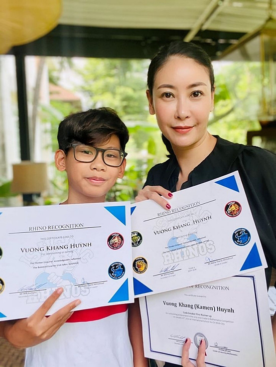 Con trai hoa hậu Hà Kiều Anh nhận nhiều bằng khen - Ảnh 2.