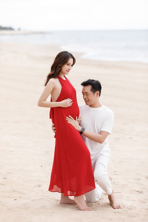 Vợ Dương Khắc Linh mang thai đôi - Ảnh 1.