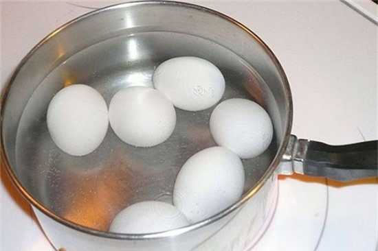 Luộc trứng cho thêm vài lát chanh tươi, điều kì diệu xảy ra khiến bạn phải kinh ngạc - Ảnh 6.