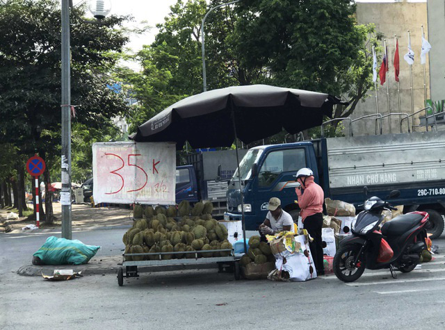  Hoa quả siêu rẻ tràn vỉa hè: Người tiêu dùng cẩn thận tránh sập bẫy  - Ảnh 4.