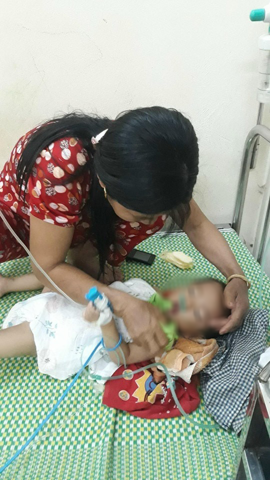 Diễn biến sức khoẻ của bé trai 19 tháng bị bỏ quên trên xe ô tô giữa trưa nắng ở Vĩnh Phúc - Ảnh 1.