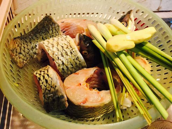 Ngán cá rán, cá kho, làm món cá hấp với nguyên liệu này, vừa nhanh, vừa dễ lại còn ngon miệng, đẹp mắt - Ảnh 2.