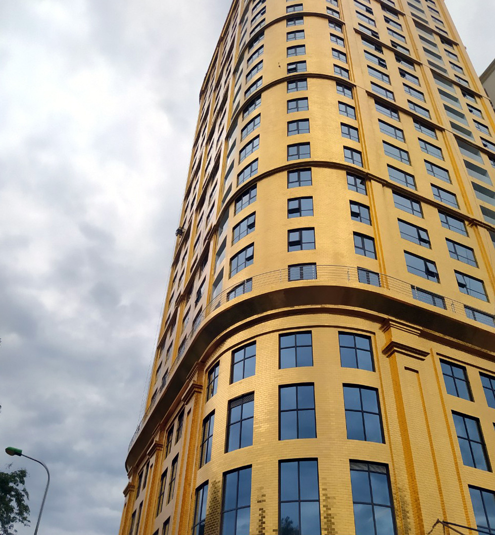 Hà Nội: Tòa nhà dát vàng 24k đẹp lung linh nhưng người dân không dám...ngắm - Ảnh 5. Hà Nội: Tòa nhà dát vàng 24k đẹp lung linh nhưng người dân không dám...ngắm - Ảnh 5.