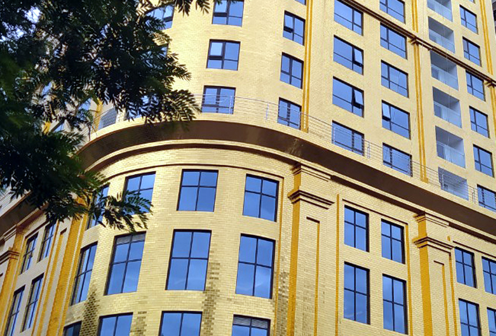 Hà Nội: Tòa nhà dát vàng 24k đẹp lung linh nhưng người dân không dám...ngắm - Ảnh 6. Hà Nội: Tòa nhà dát vàng 24k đẹp lung linh nhưng người dân không dám...ngắm - Ảnh 6.