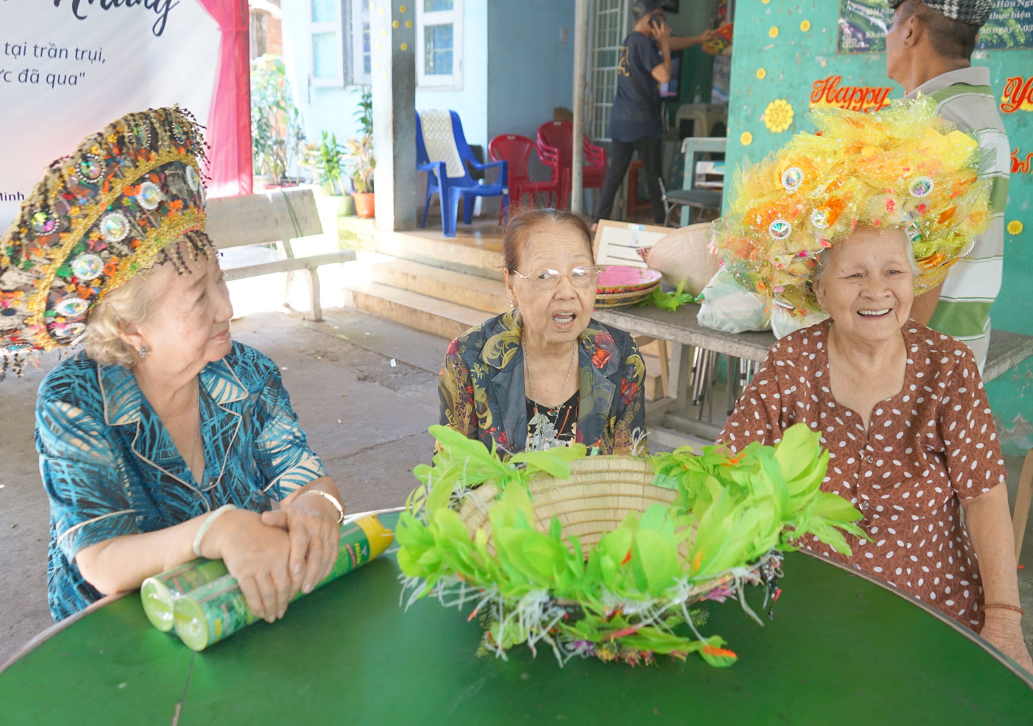 Cuộc sống khi về già của các nghệ sỹ nổi tiếng ở Viện dưỡng lão nghệ sĩ TP.HCM - Ảnh 4. Cuộc sống khi về già của các nghệ sỹ nổi tiếng ở Viện dưỡng lão nghệ sĩ TP.HCM - Ảnh 4.