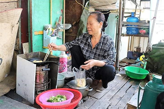 Hải Phòng: Những nỗi niềm thân phận ở xóm chài Tam Bạc trước ngày bỏ nước lên bờ - Ảnh 3.