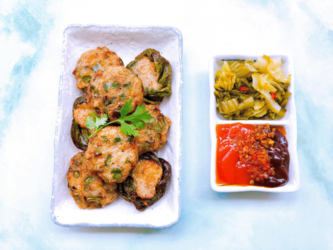 Đậu đũa bọc chả c&aacute; - Ảnh 1.