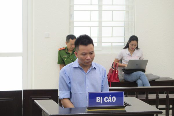 Chiêu nhét tiền giả trong bụng gà bị lật tẩy - Ảnh 1.