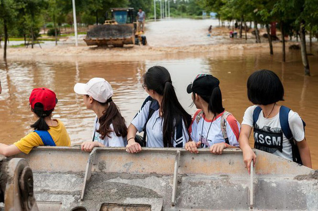 Lũ Trung Quốc: Mực nước 33 con sông chạm mốc kỉ lục, 141 người chết và mất tích - Ảnh 12.
