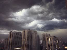 Tin mưa lớn, cảnh báo lốc, sét, mưa đá, gió giật mạnh ở Bắc Bộ - Ảnh 1.