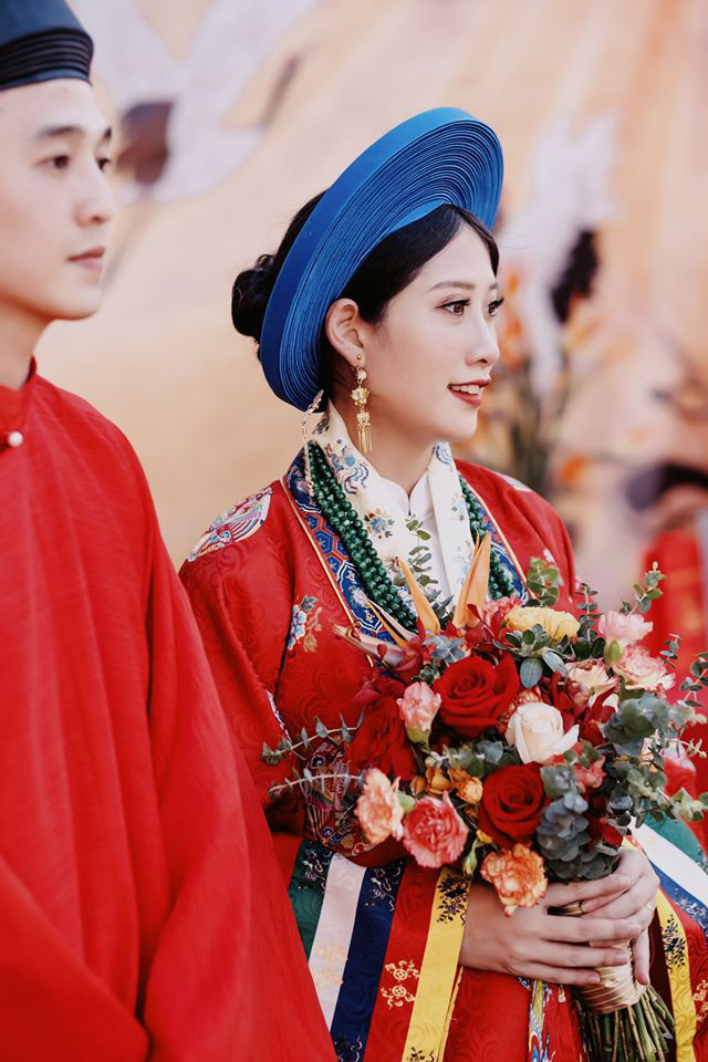 Cô dâu chú rể diện gây ấn tượng mạnh khi cổ phục triều Nguyễn trong ngày cưới - Ảnh 5.