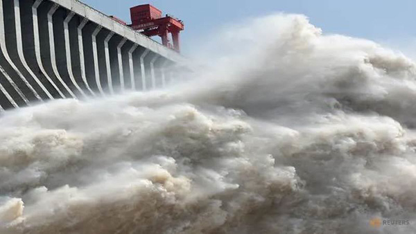Con số lột tả sức tàn phá khủng khiếp của trận mưa lũ hiếm gặp tại Trung Quốc - Ảnh 1.