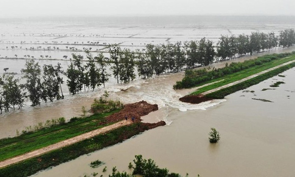 Con số lột tả sức tàn phá khủng khiếp của trận mưa lũ hiếm gặp tại Trung Quốc - Ảnh 8.