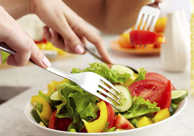 Hiểu rõ về thực phẩm nhưng một đầu bếp chuyên nghiệp vẫn bị tiểu đường, những gì cô làm sau vài giờ đọc báo và xem video đã khiến bác sĩ cũng phải kinh ngạc - Ảnh 2. Hiểu rõ về thực phẩm nhưng một đầu bếp chuyên nghiệp vẫn bị tiểu đường, những gì cô làm sau vài giờ đọc báo và xem video đã khiến bác sĩ cũng phải kinh ngạc - Ảnh 2.