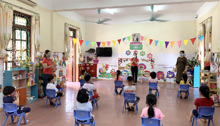 Hà Nội: Quận Tây Hồ tạm dừng hoạt động tại các trường mầm non, Trung tâm ngoại ngữ, kỹ năng sống  - Ảnh 1.