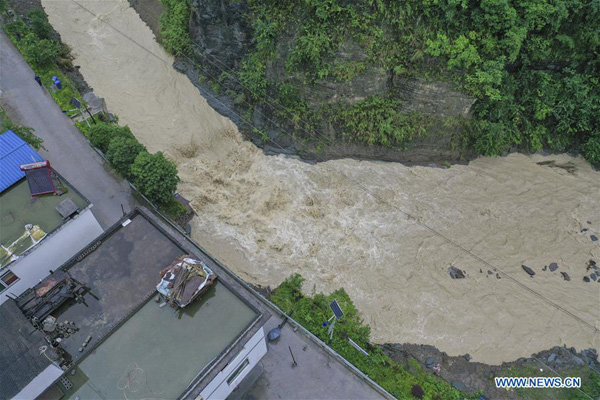 Hình ảnh tang thương của trận mưa lũ lớn tại Trung Quốc khiến 121 người chết, thiệt hại hàng trăm nghìn tỷ đồng - Ảnh 8.