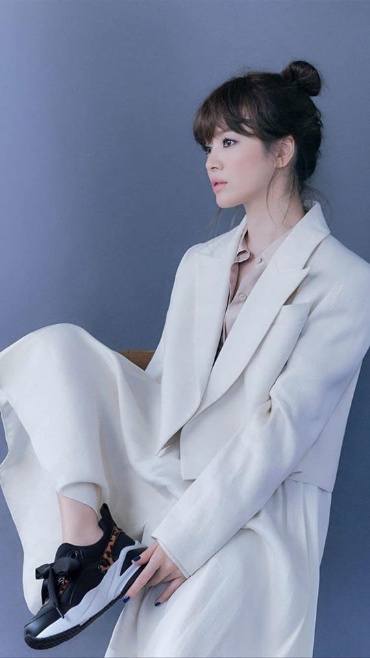 Song Hye Kyo táo bạo khoe ngực đầy, hé lộ điều thay đổi tích cực kể từ sau khi ly hôn Song Joong Ki  - Ảnh 11.