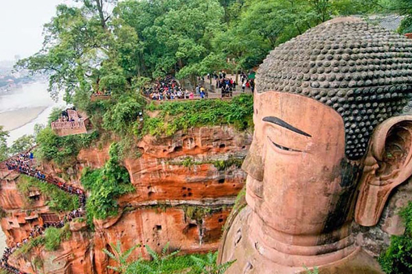 Cận cảnh chân tượng Phật lớn nhất thế giới chìm trong nước lũ, 34 triệu người dân điêu đứng vì thiên tai  - Ảnh 10.