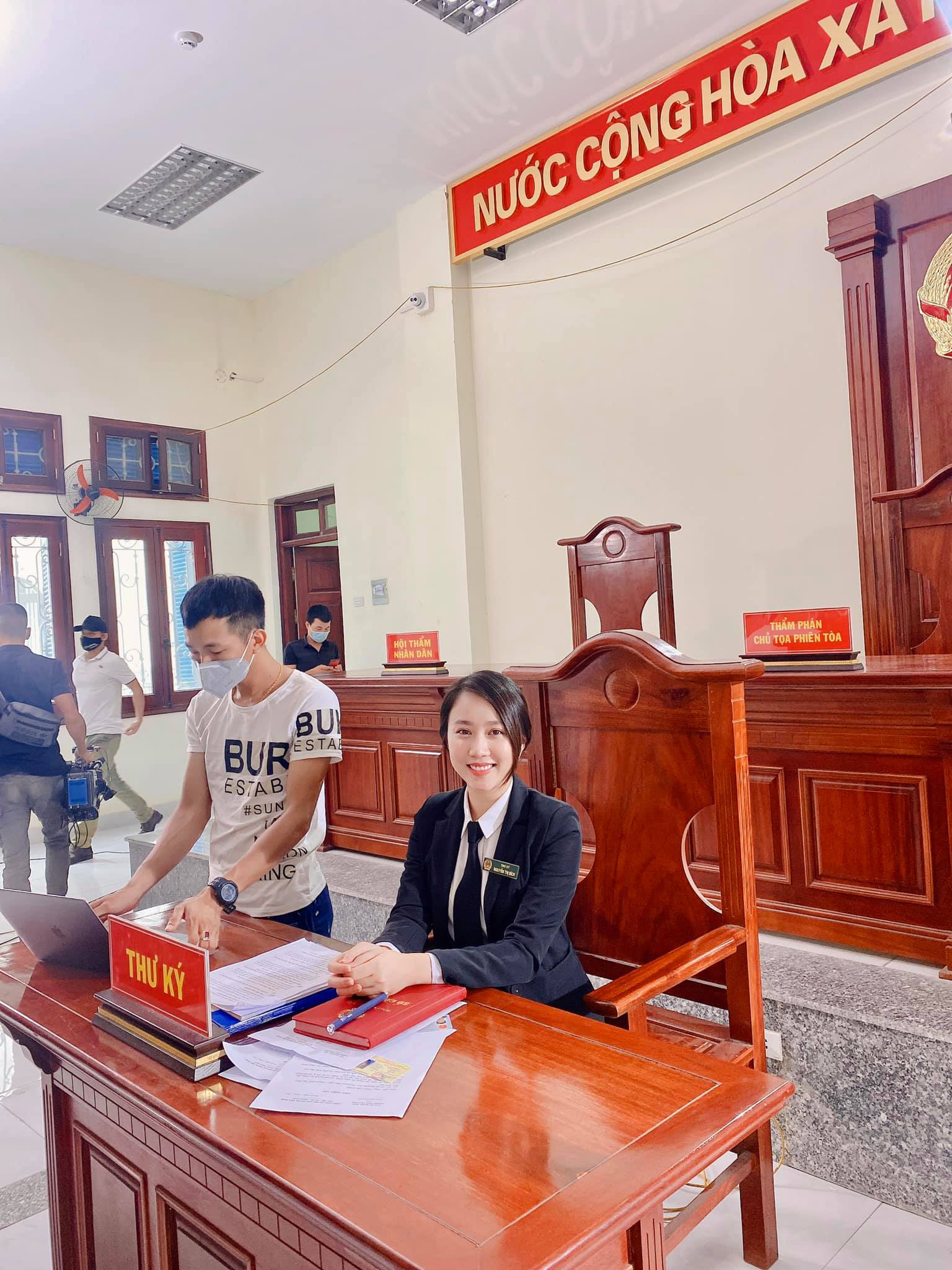 Nữ diễn viên thư ký tòa án “Lựa chọn số phận tâm sự từng “ngộp thở với một số cảnh quay - Ảnh 6. Nữ diễn viên thư ký tòa án “Lựa chọn số phận tâm sự từng “ngộp thở với một số cảnh quay - Ảnh 6.