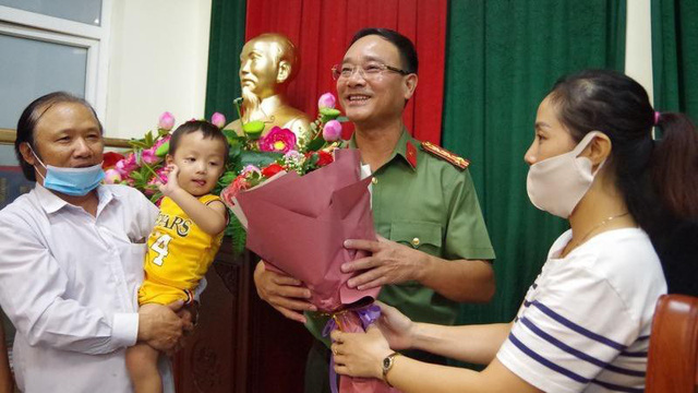 Bé 2 tuổi ở Bắc Ninh bị bắt cóc không hề quấy khóc hay đòi về - Ảnh 5.
