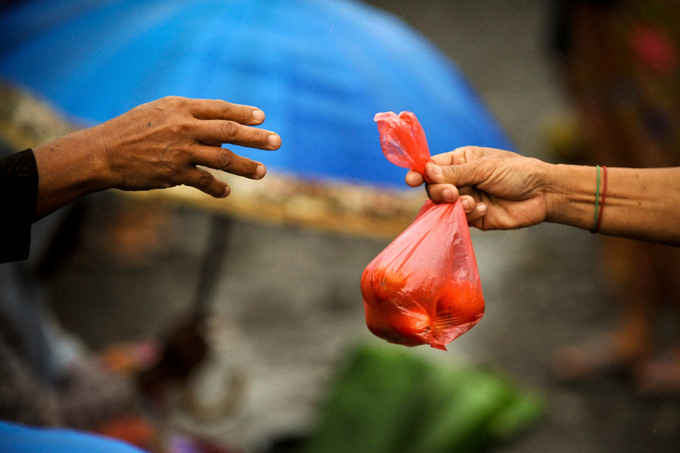 3 điều đừng n&ecirc;n l&agrave;m khi ngh&egrave;o kh&oacute; - Ảnh 1.