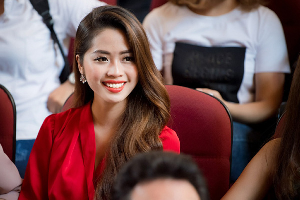Nhan sắc nữ BTV truyền hình nổi tiếng dự thi Hoa hậu Việt Nam 2020 - Ảnh 4.