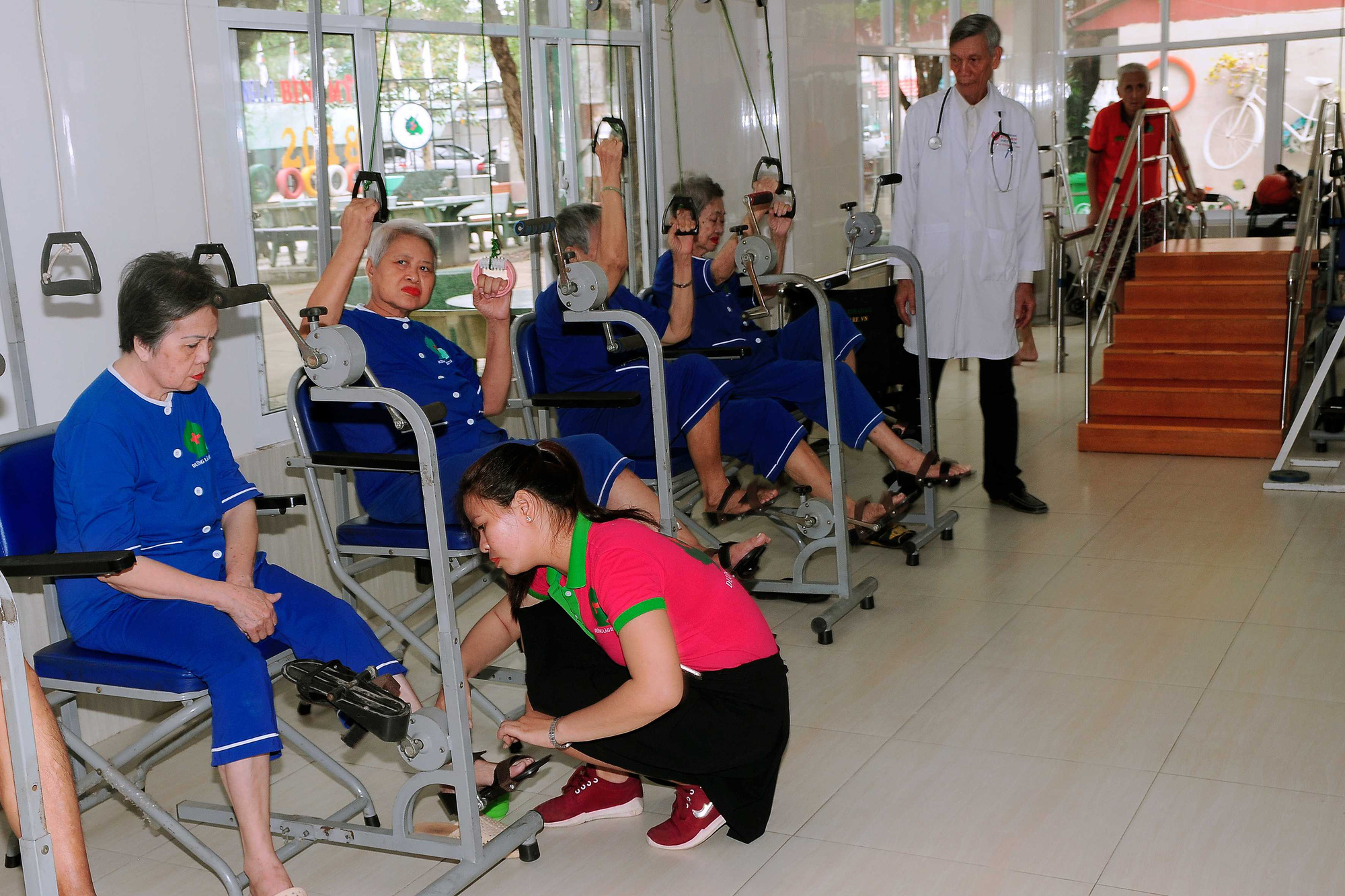 Kh&aacute;m ph&aacute; cuộc sống của c&aacute;c cụ gi&agrave; ở Viện dưỡng l&atilde;o h&agrave;ng đầu Việt Nam - Ảnh 4.