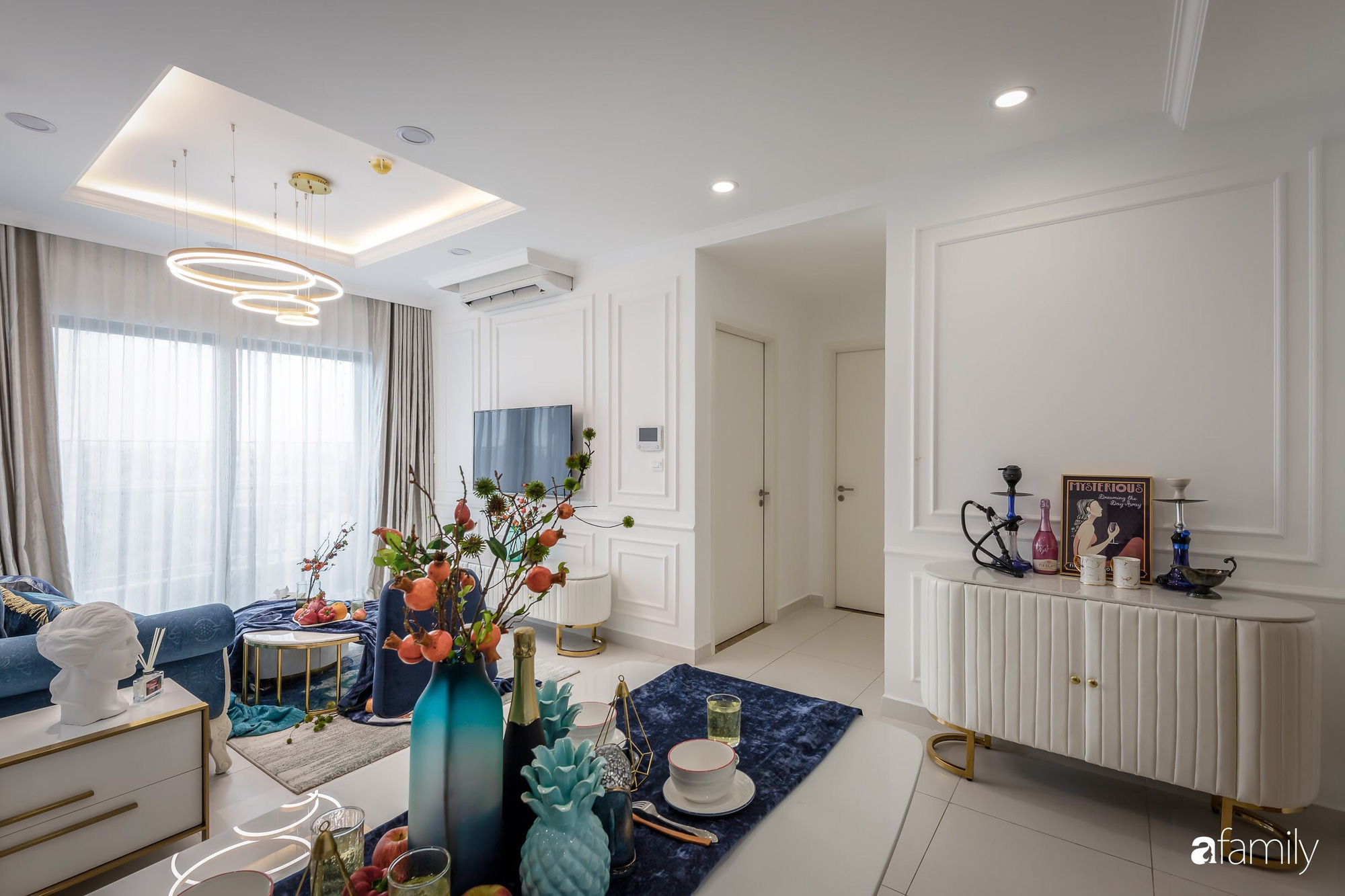 Căn hộ 60m² đẹp cá tính với điểm nhấn màu xanh sang trọng có chi phí hoàn thiện 300 triệu đồng ở TP. HCM - Ảnh 1. Căn hộ 60m² đẹp cá tính với điểm nhấn màu xanh sang trọng có chi phí hoàn thiện 300 triệu đồng ở TP. HCM - Ảnh 1.