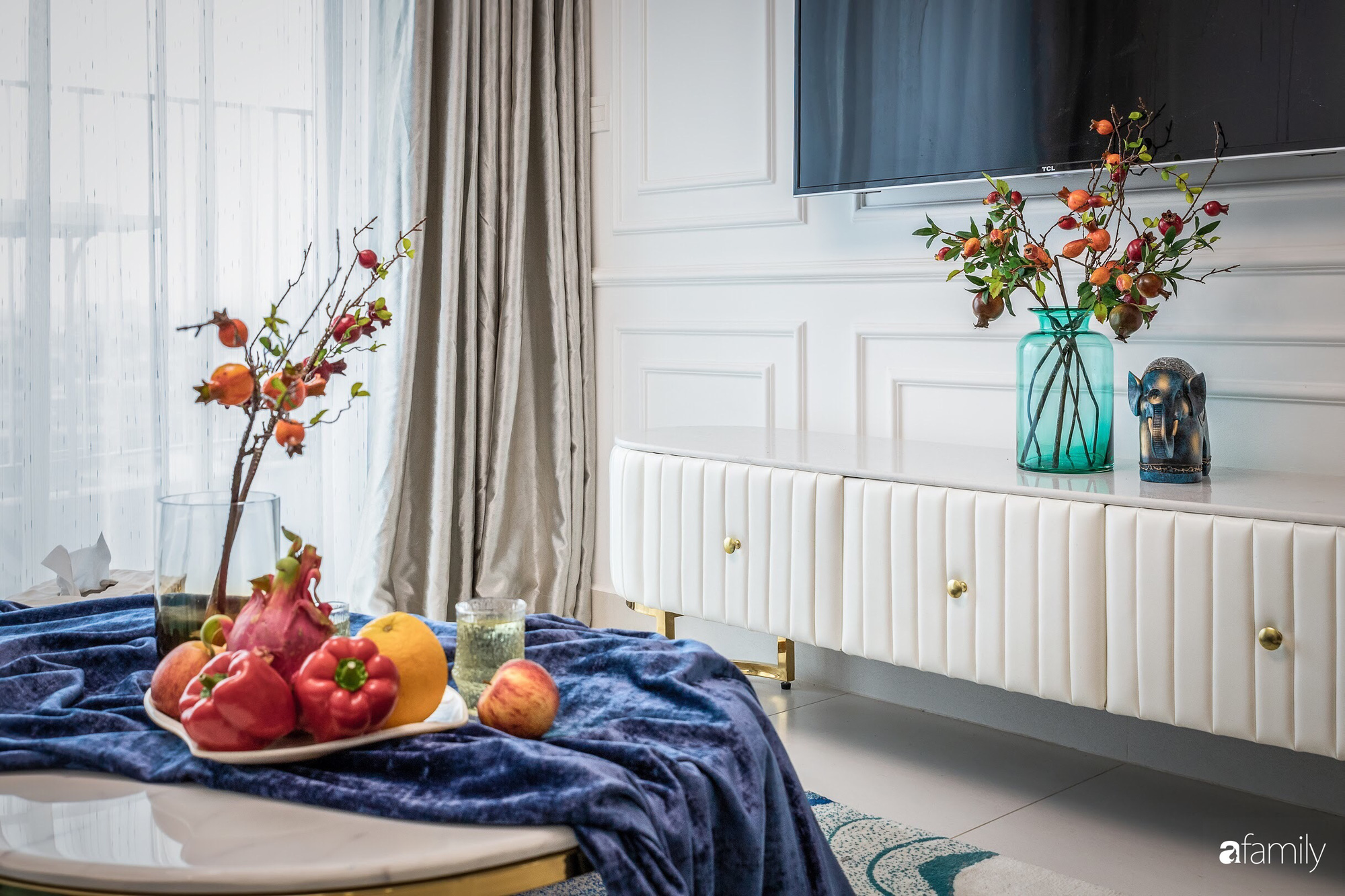 Căn hộ 60m² đẹp cá tính với điểm nhấn màu xanh sang trọng có chi phí hoàn thiện 300 triệu đồng ở TP. HCM - Ảnh 5. Căn hộ 60m² đẹp cá tính với điểm nhấn màu xanh sang trọng có chi phí hoàn thiện 300 triệu đồng ở TP. HCM - Ảnh 5.