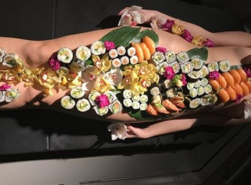 Bí mật bất ngờ đằng sau những bữa tiệc Sushi khỏa thân đầy phấn khích và sức hút - Ảnh 2.