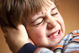 Chữa viêm tai giữa bằng cách này cả con nhỏ lẫn bố mẹ đều hết hẳn đau và khổ sở bấy lâu - Ảnh 2.
