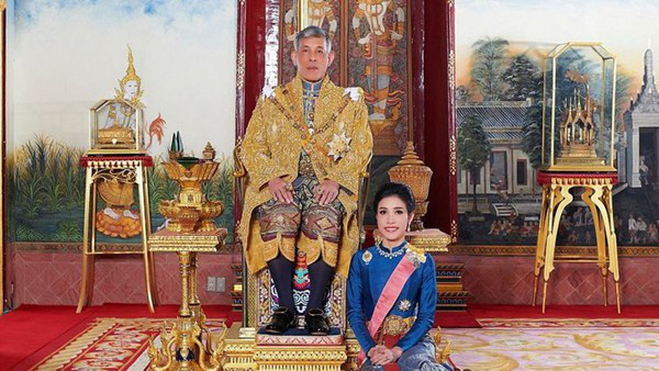 Tin vui dành cho Hoàng quý phi Thái Lan vừa bị phế truất năm 2019: Quốc vương đến tận nhà tù để đón - Ảnh 2.