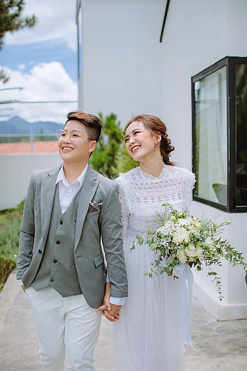 4 người đẹp Việt hạnh phúc bên bạn trai chuyển giới - Ảnh 9.