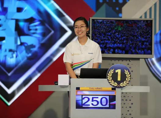 Nữ sinh Ninh Bình trở thành quán quân Đường lên đỉnh Olympia 2020  - Ảnh 3.