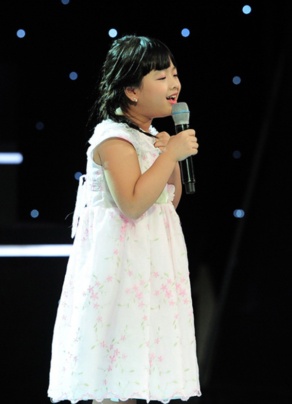 Hồng Khanh - con gái nghệ sĩ Chiều Xuân và cú lột xác ở tuổi 16 sau 7 năm The Voice Kids - Ảnh 2.