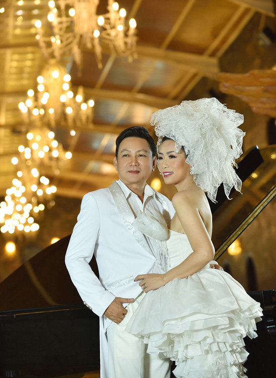Vợ chồng Trịnh Kim Chi kỷ niệm 20 năm ngày cưới - Ảnh 3.