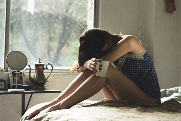 Trước lúc mất, mẹ chồng dúi vào tay tôi cuốn sổ tiết kiệm 1 tỷ với yêu cầu ngược đời khiến tôi mất ngủ cả tháng - Ảnh 1. Trước lúc mất, mẹ chồng dúi vào tay tôi cuốn sổ tiết kiệm 1 tỷ với yêu cầu ngược đời khiến tôi mất ngủ cả tháng - Ảnh 1.