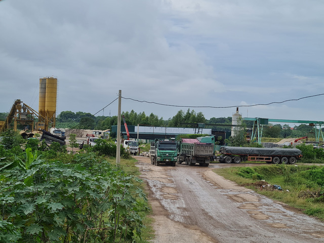 Hai bờ sông Đuống vẫn bị “gặm nhấm” dù Bắc Ninh đã có “lệnh cấm” - Ảnh 14.