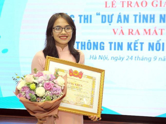 Cô giáo Hà Nội làm dự án tình nguyện vận động học sinh vùng cao mặc đồ lót - Ảnh 1.