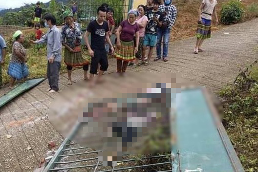 Đổ cổng trường, 3 cháu bé tử vong ở Lào Cai - Ảnh 1.