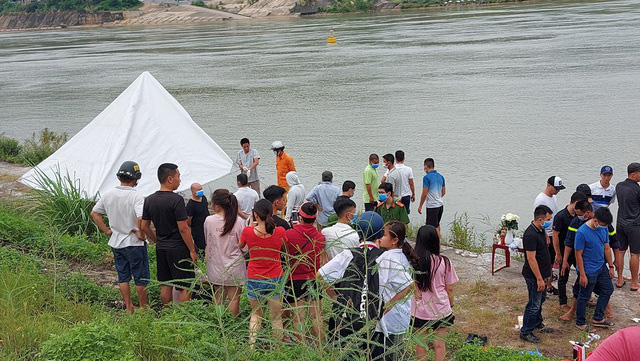 Hòa Bình: Tìm thấy thi thể nam sinh lớp 11 dưới sông Đà - Ảnh 3.