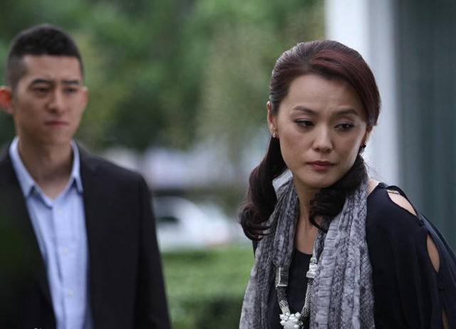 Sau 3 năm ly hôn chồng cũ lần đầu đến thăm vợ cũ, nghe con trai hồn nhiên hỏi mẹ 1 câu mà anh ta chết lặng cả cõi lòng - Ảnh 1. Sau 3 năm ly hôn chồng cũ lần đầu đến thăm vợ cũ, nghe con trai hồn nhiên hỏi mẹ 1 câu mà anh ta chết lặng cả cõi lòng - Ảnh 1.