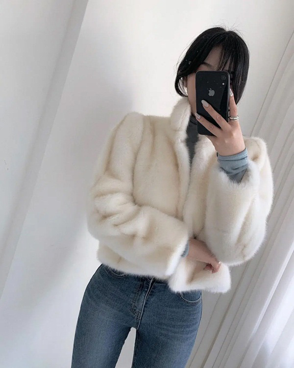 12 outfit max sành điệu của hội gái Hàn sang chảnh, học theo ngay để có style chuẩn đẹp cho năm mới - Ảnh 8. 12 outfit max sành điệu của hội gái Hàn sang chảnh, học theo ngay để có style chuẩn đẹp cho năm mới - Ảnh 8.