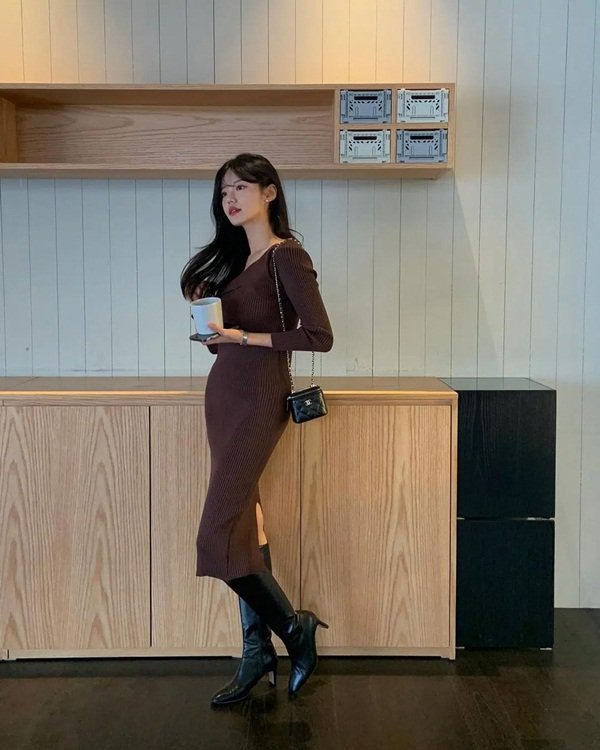 12 outfit max sành điệu của hội gái Hàn sang chảnh, học theo ngay để có style chuẩn đẹp cho năm mới - Ảnh 10. 12 outfit max sành điệu của hội gái Hàn sang chảnh, học theo ngay để có style chuẩn đẹp cho năm mới - Ảnh 10.